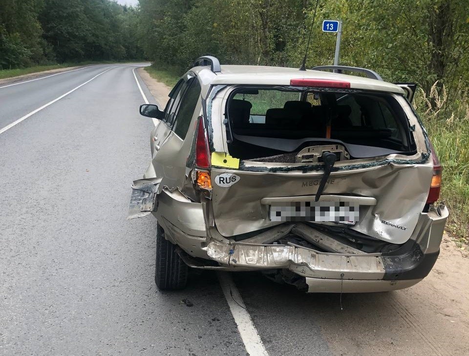 Молодая девушка пострадала в столкновении двух иномарок в Тверской области