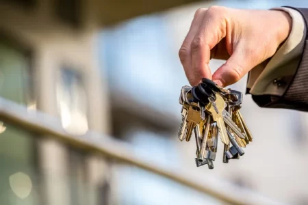 Житель Тверской области подобрал ключ и ограбил кассу больницы Житель Тверской области подобрал ключ и ограбил кассу больницы