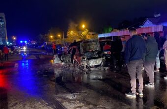 Вечером в Твери дотла сгорел автомобиль