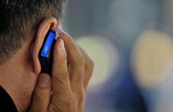 В Тверской области 65-летний мужчина не дал мошеннику себя обмануть