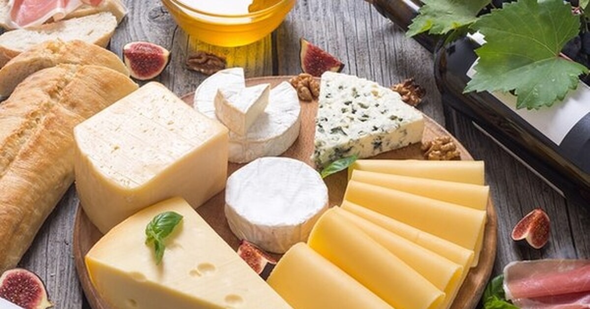 Известный врач-диетолог назвал самый полезный сыр