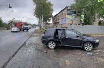 Мусоровоз протаранил иномарку в Тверской области, есть пострадавшие