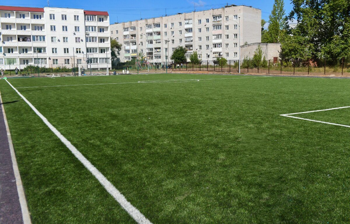В школе №3 Осташкова завершается обустройство нового стадиона