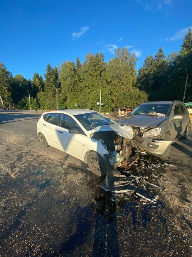 В Тверской области спешащий "Мерседес" травмировал 13-летнего подростка в ДТП