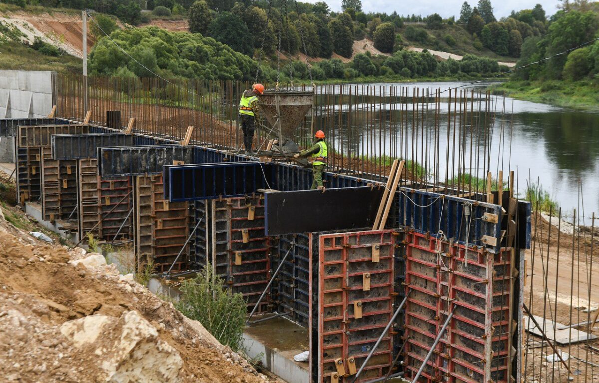 В Ржеве строят комплекс подготовки питьевой воды