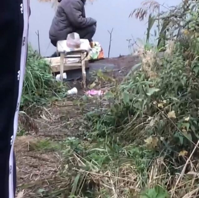 В Твери двое мужчин пытались утопить кошку