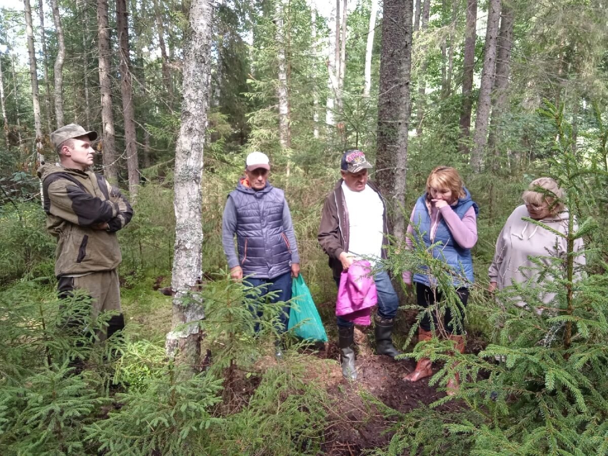 В Тверской области поисковики встретились с родственниками "поднятого" бойца