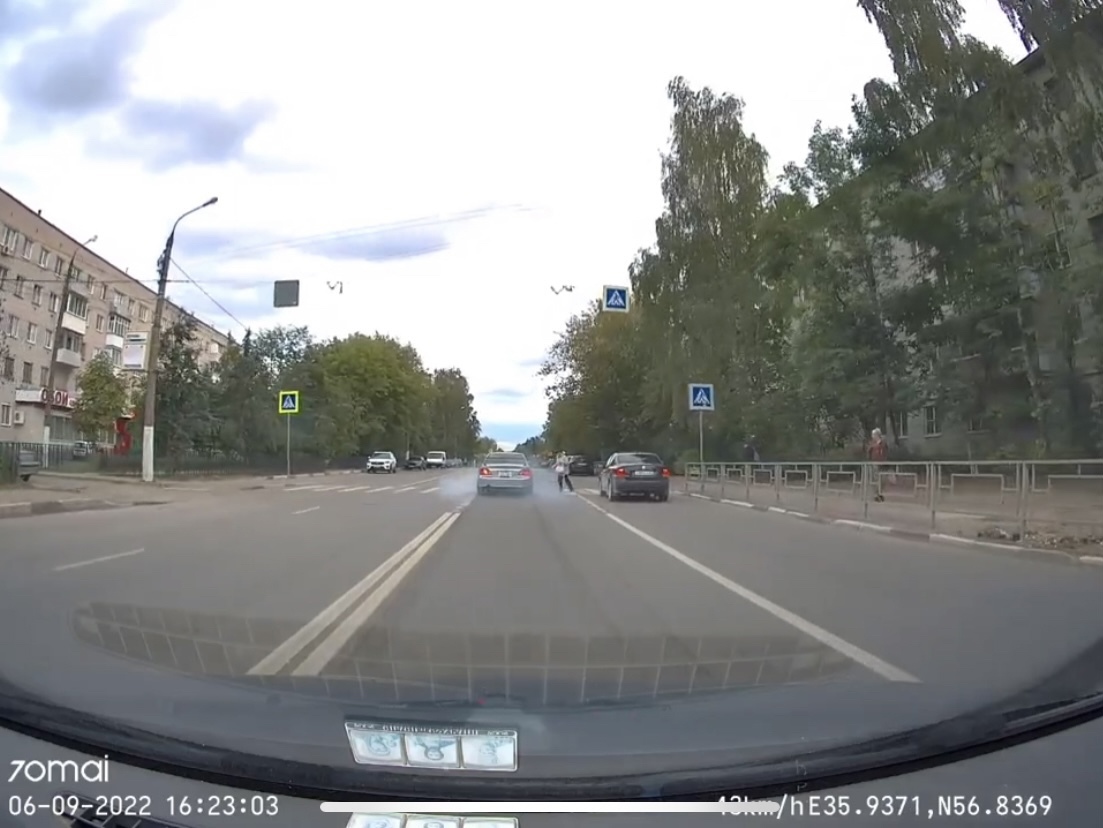 Тверитяне осудили водителя, чуть не сбившего пешехода