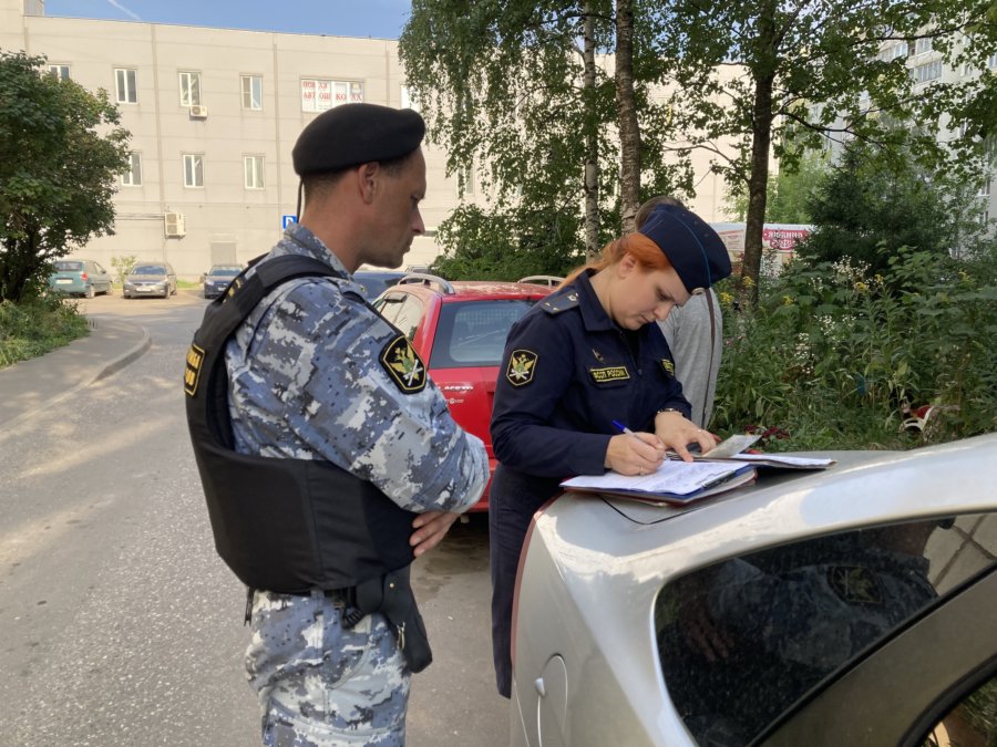 Тверские приставы нашли автомобиль, который прятал должник