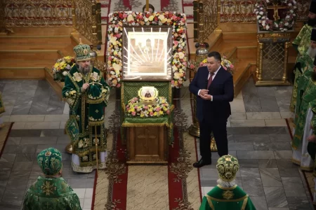 Губернатор Игорь Руденя встретил в Твери ковчег с мощами преподобного Сергия Радонежского Губернатор Игорь Руденя встретил в Твери ковчег с мощами преподобного Сергия Радонежского