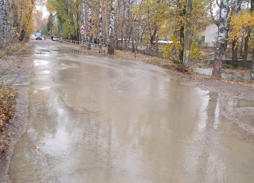 В Тверской области из-за серьезной аварии микрорайон остался без воды В Тверской области из-за серьезной аварии микрорайон остался без воды