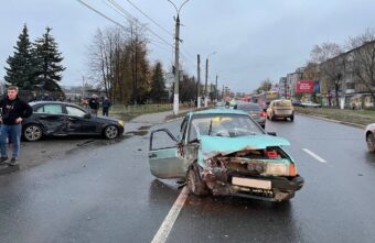 При ДТП в Твери пострадала 20-летняя девушка