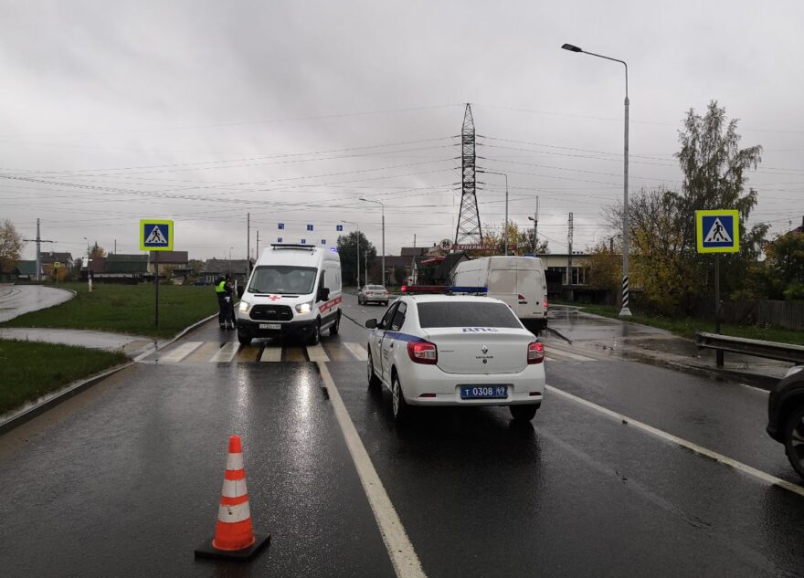 В Твери пешеход получил серьезные травмы под колесами иномарки В Твери пешеход получил серьезные травмы под колесами иномарки