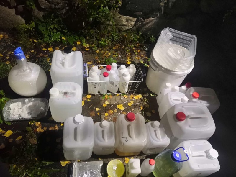 В деревне в Тверской области ликвидировали нарколабораторию