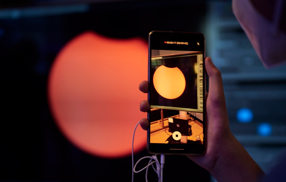 В соцсетях запустили трансляцию солнечного затмения