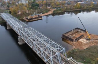 Игорь Руденя провел встречу с гендиректором ООО «ДСК» Сергеем Голубевым Игорь Руденя провел встречу с гендиректором ООО «ДСК» Сергеем Голубевым