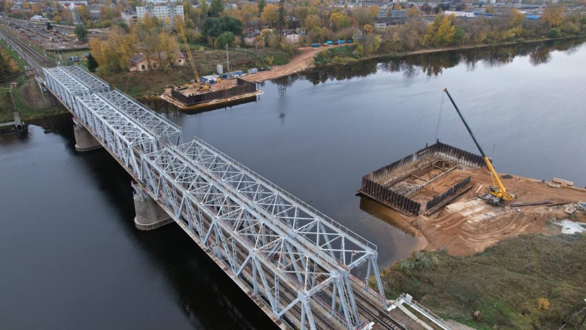 Игорь Руденя провел встречу с гендиректором ООО «ДСК» Сергеем Голубевым |  ТОП Тверь новости