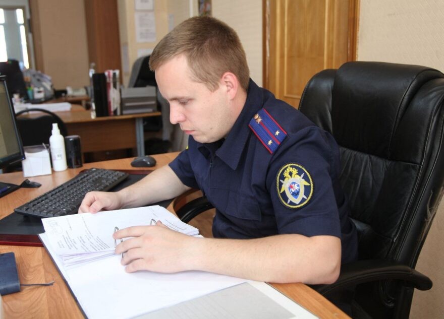 В Тверской области несовершеннолетние угнали машину В Тверской области несовершеннолетние угнали машину