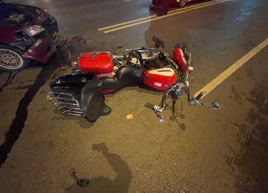 В ночном ДТП в Твери пострадал мотоциклист