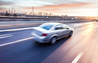 В Твери водитель спас ребенка из-под колес «летящей» машины