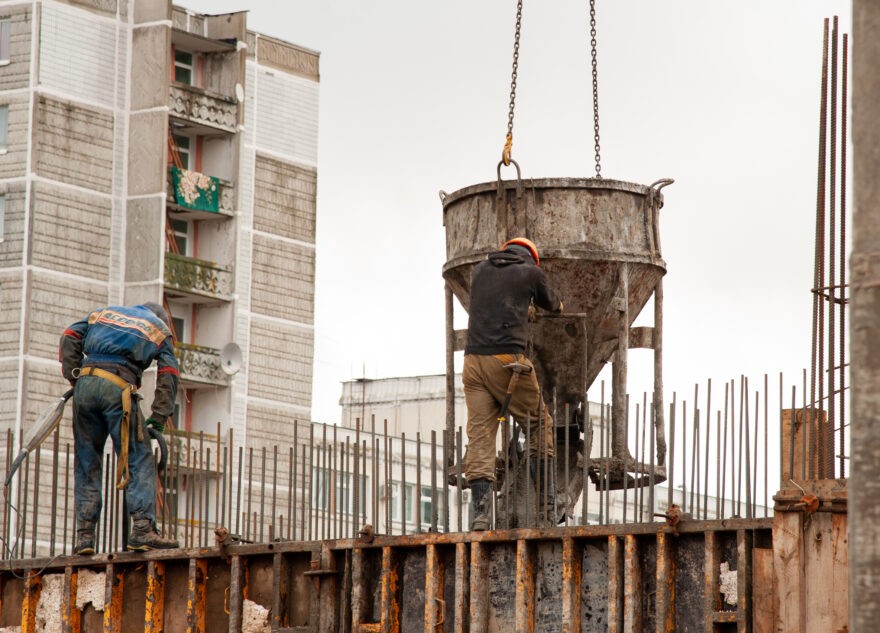 Губернатор Игорь Руденя провел выездное совещание на стройплощадке детской областной больницы
