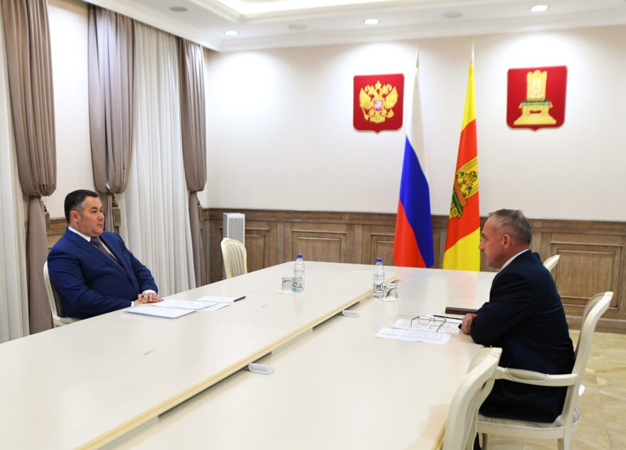 Губернатор Игорь Руденя провел встречу с главой Кесовогорского района Сергеем Тарасовым Губернатор Игорь Руденя провел встречу с главой Кесовогорского района Сергеем Тарасовым