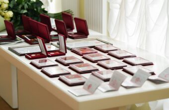 Губернатор Игорь Руденя вручил государственные и региональные награды жителям Тверской области Губернатор Игорь Руденя вручил государственные и региональные награды жителям Тверской области