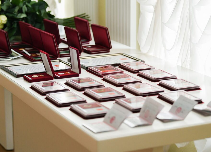 Губернатор Игорь Руденя вручил государственные и региональные награды жителям Тверской области Губернатор Игорь Руденя вручил государственные и региональные награды жителям Тверской области