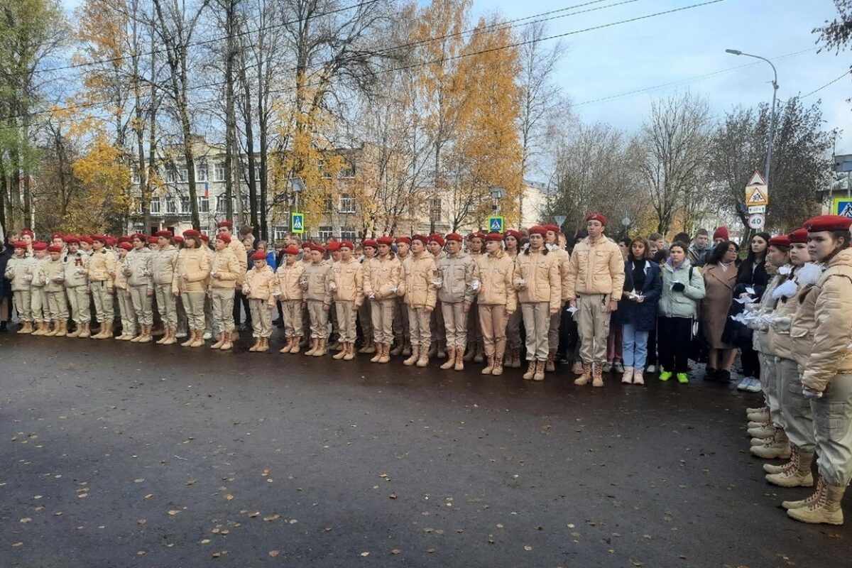 День белых журавлей провели в Лихославле
