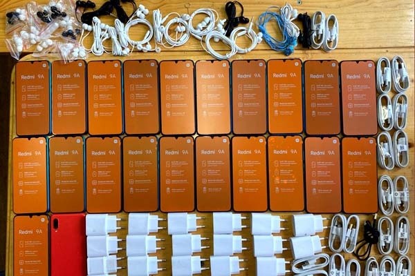 В колонию в Тверской области попытались провезти телефоны в похоронных цветах