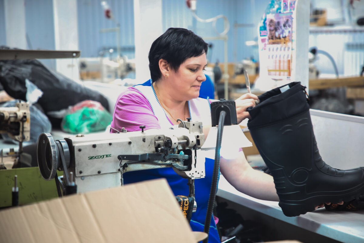 Предприятия Тверской области увеличивают выпуск продукции для военнослужащих  