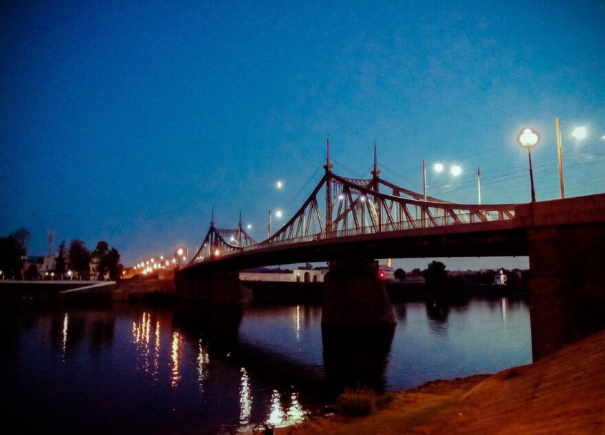 В Твери на ночь перекроют Старый Волжский мост В Твери на ночь перекроют Старый Волжский мост