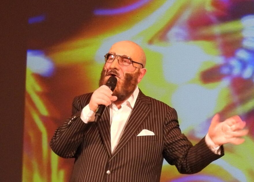 В Тверской области выступил известный пародист Владимир Винокур