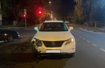 Kia и Lexus столкнулись в Твери, есть пострадавший