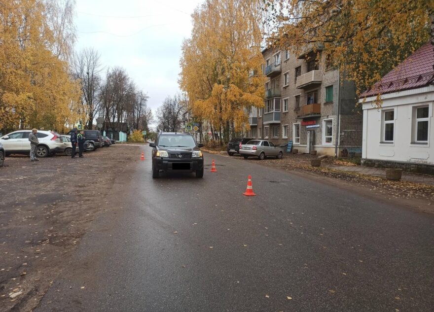 Пешеход-нарушитель попал под колёса "Ниссана" в Тверской области Пешеход-нарушитель попал под колёса "Ниссана" в Тверской области