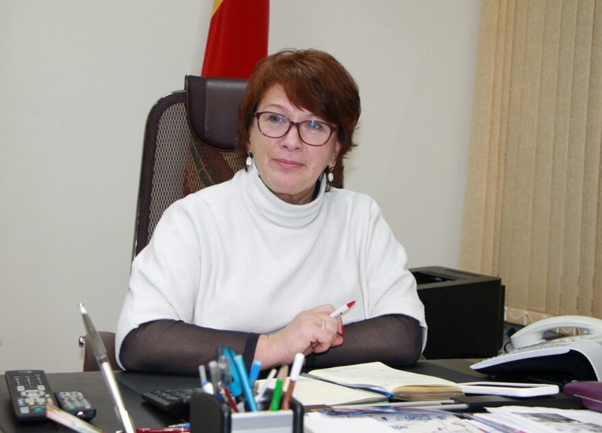 Глава Вышневолоцкого округа два часа разговаривала с жителями по телефону Глава Вышневолоцкого округа два часа разговаривала с жителями по телефону