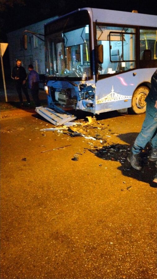 В Тверской области по вине водителя «Рено» в ДТП попал пассажирский автобус