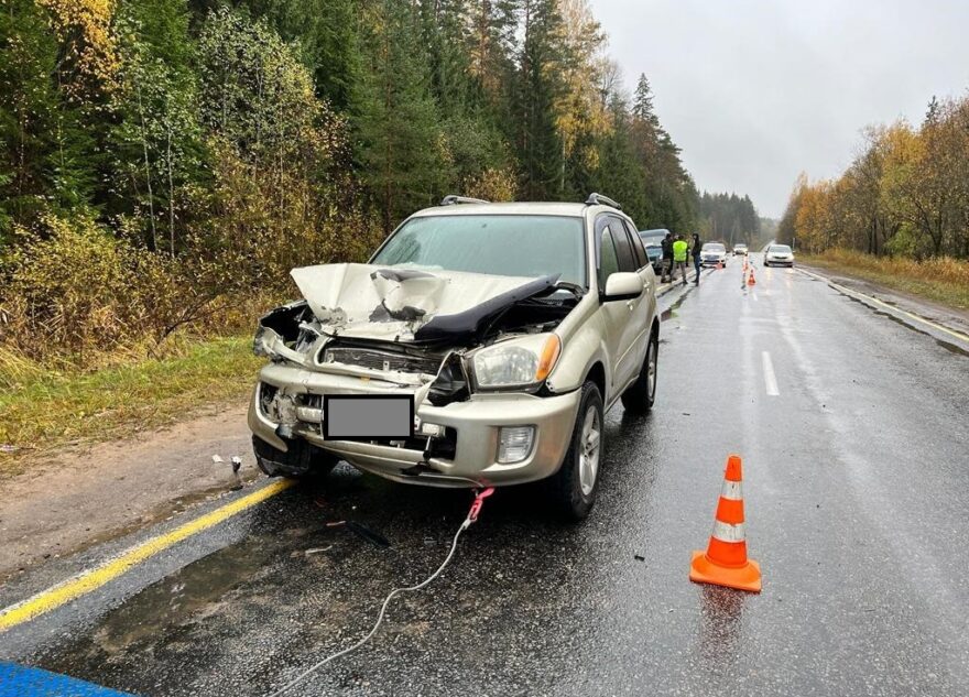 Два человека пострадали в тройном ДТП под Тверью Два человека пострадали в тройном ДТП под Тверью