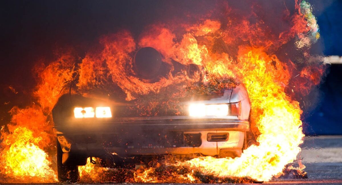 40-летний москвич из хулиганства поджег в Твери две машины