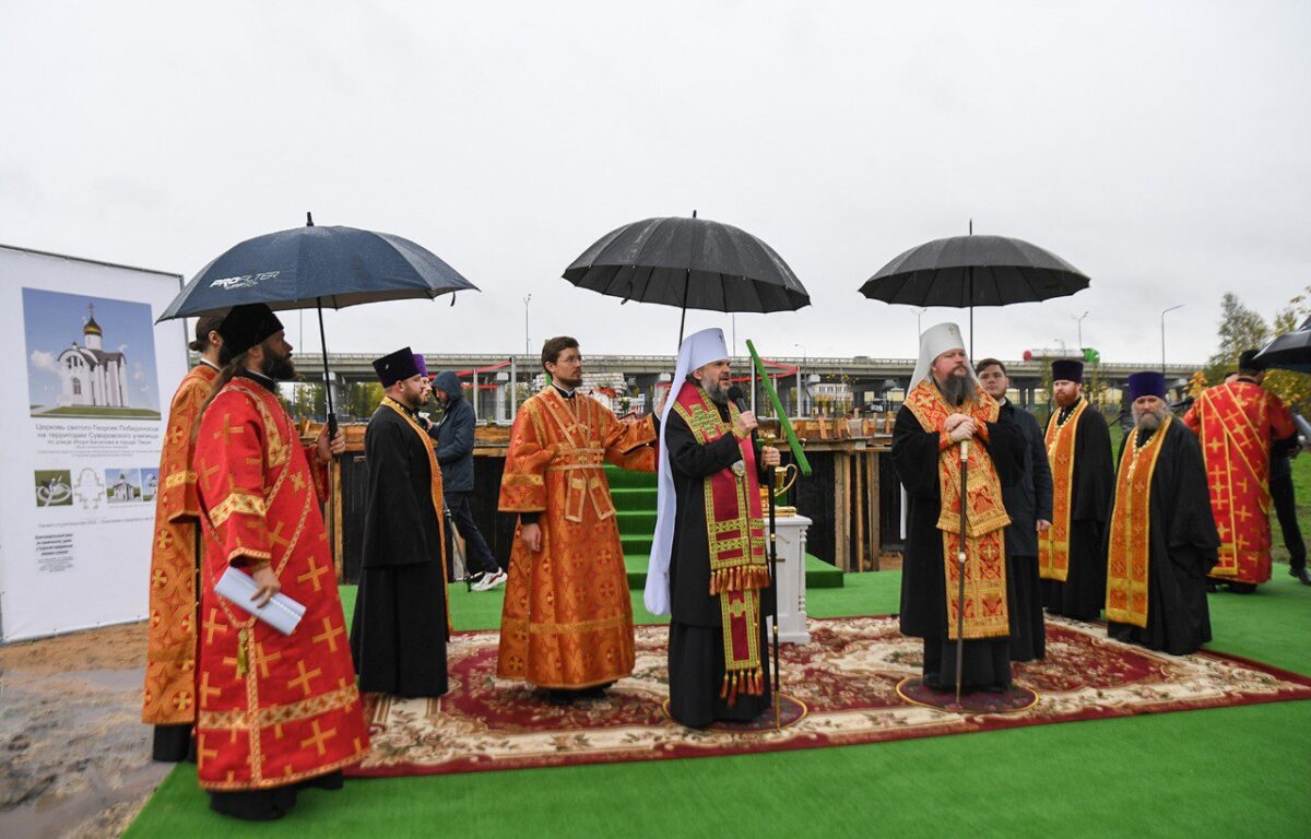 На территории Тверского суворовского училища заложили капсулу под строительство храма