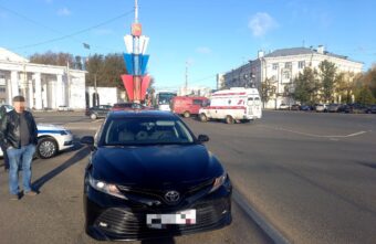 В Твери подросток пострадал в столкновении двух иномарок на площади