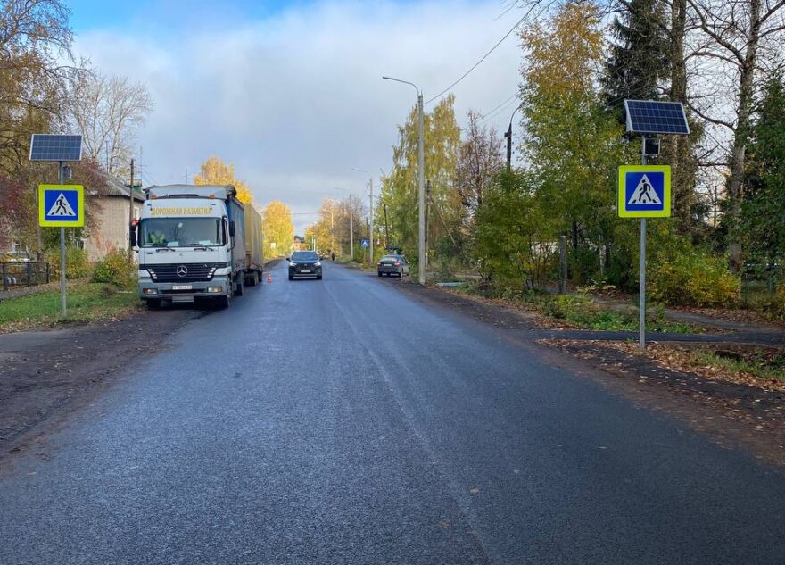 В Тверской области девочка шла в школу и попала под машину В Тверской области девочка шла в школу и попала под машину