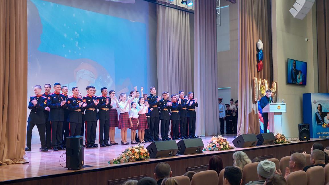 В Твери суворовцы и кадеты из разных регионов выясняют, кто лучше шутит   