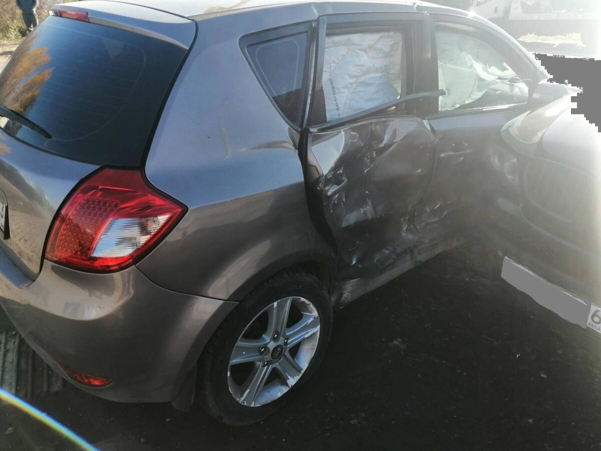 Непристёгнутый пассажир иномарки пострадал в ДТП в Твери