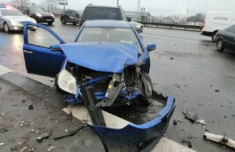 Пассажир иномарки пострадал в тройном ДТП в Твери Пассажир иномарки пострадал в тройном ДТП в Твери