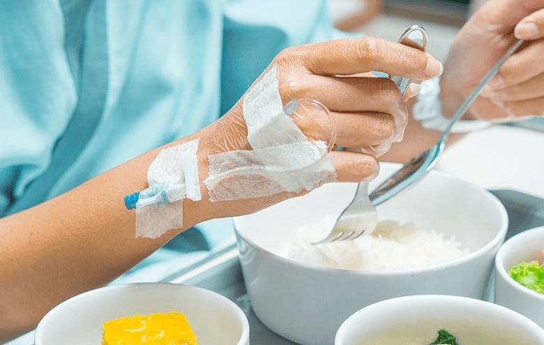 Пациентов тверской больницы кормили искусственным сыром