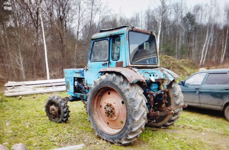 Молодой житель Тверской области обменял чужой сломанный трактор на автомобиль