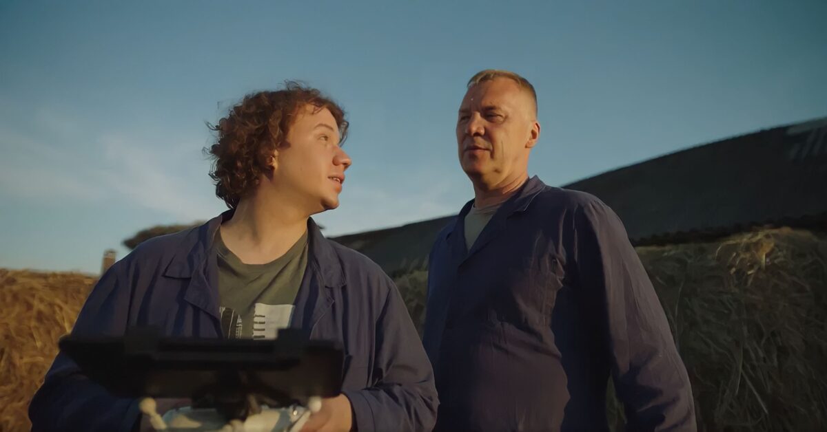 Павел Комаров из Твери снялся в популярном комедийном сериале «Жуки»