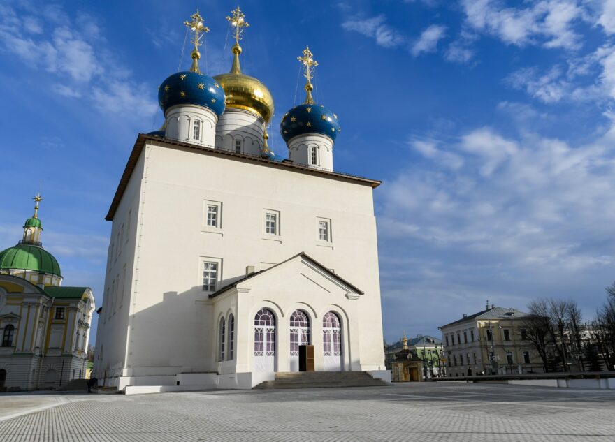 Губернатор Игорь Руденя проинспектировал благоустройство Соборной площади в Твери Губернатор Игорь Руденя проинспектировал благоустройство Соборной площади в Твери