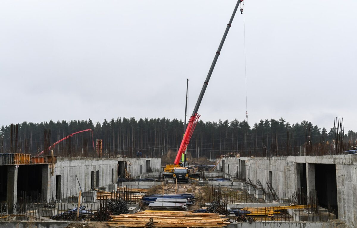 Игорь Руденя провел выездное совещание по строительству детской областной больницы в Твери